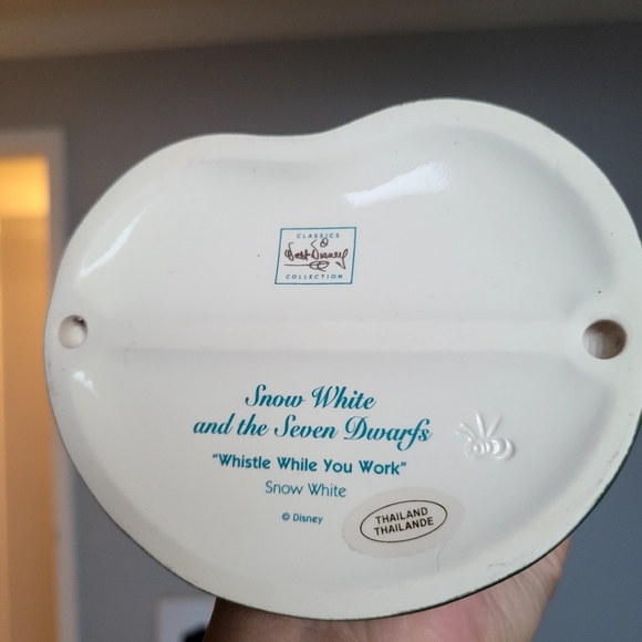 WDCC Snow White & The Seven Dwarfs "Whistle While You Work - Picture 5 of 5